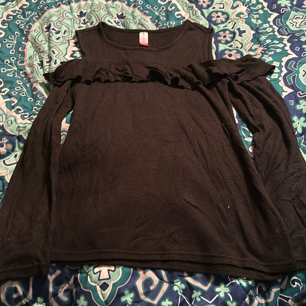Cold shoulder ruffle womens shirt. Size large.